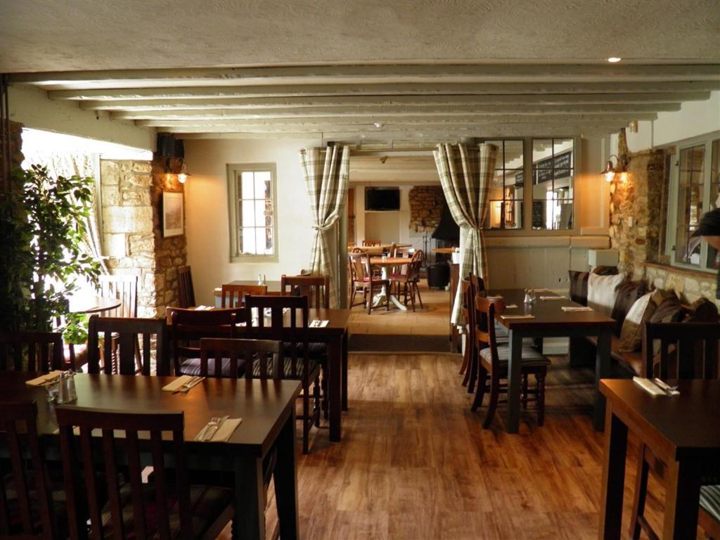 The Talbot Inn Eynsham Eksteriør bilde