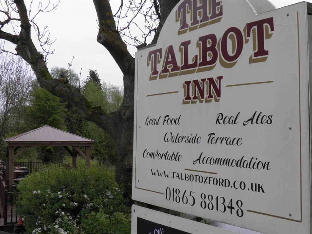 The Talbot Inn Eynsham Eksteriør bilde